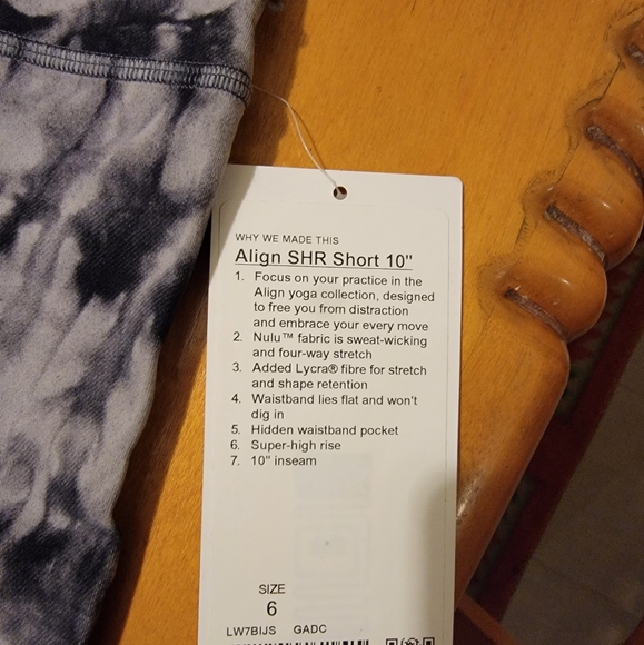 LULULEMON ALIGN SUPER HIGH-RISE SHORT 10"- SIZE 6 - Picture 3 of 3